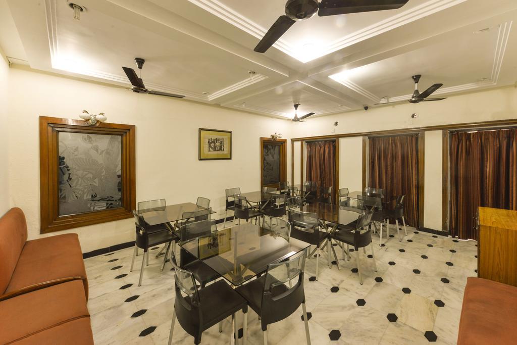 Camac Plaza Hotel Calcutta Eksteriør billede