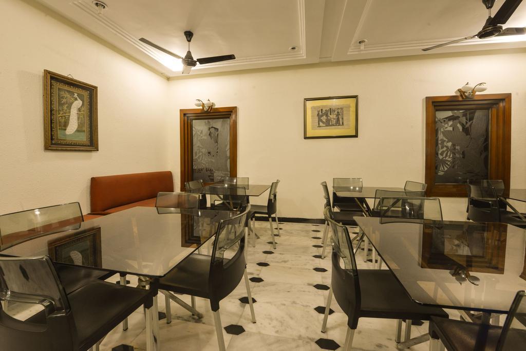 Camac Plaza Hotel Calcutta Eksteriør billede