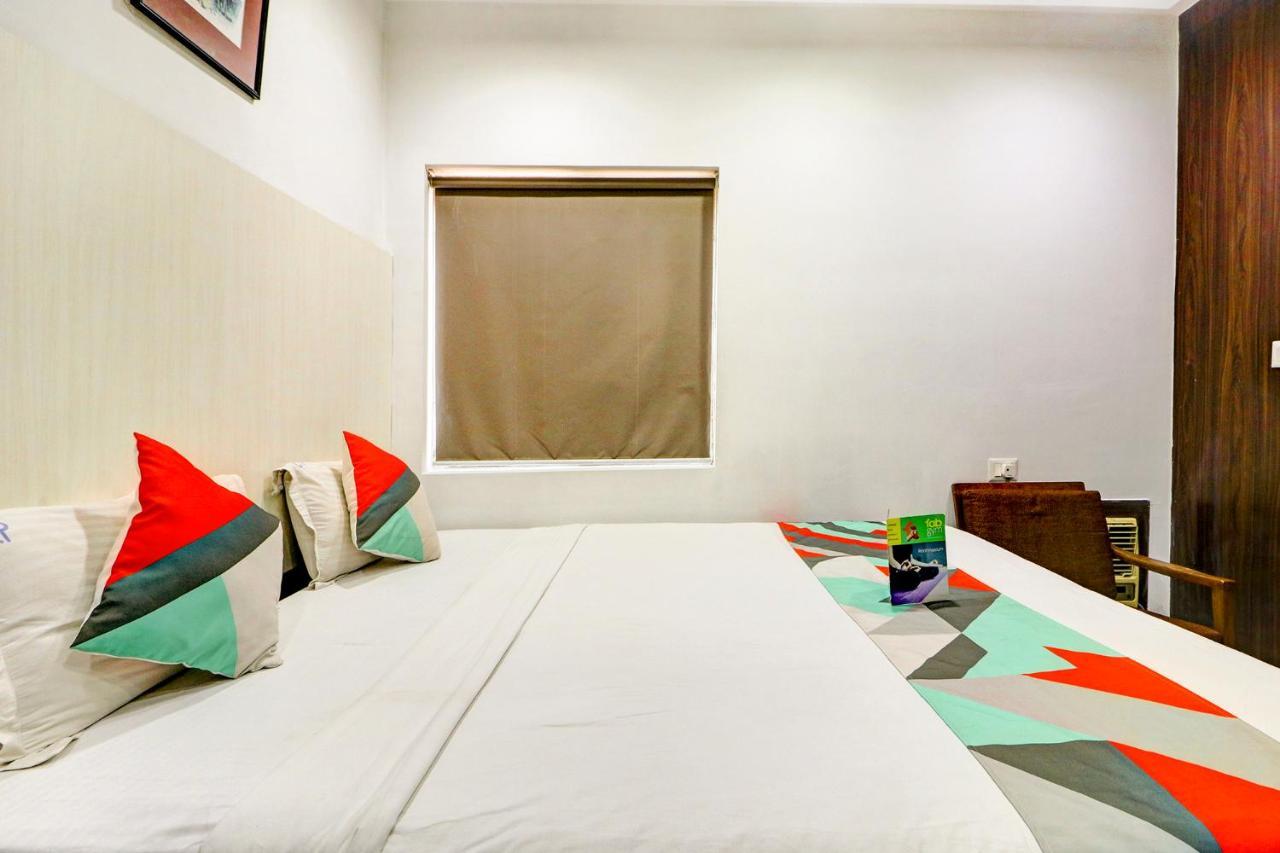 Camac Plaza Hotel Calcutta Eksteriør billede